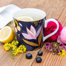 Načítať obrázok do zobrazovača galérie, Hrnček - Sara Miller Orchard Collection - 340 ml